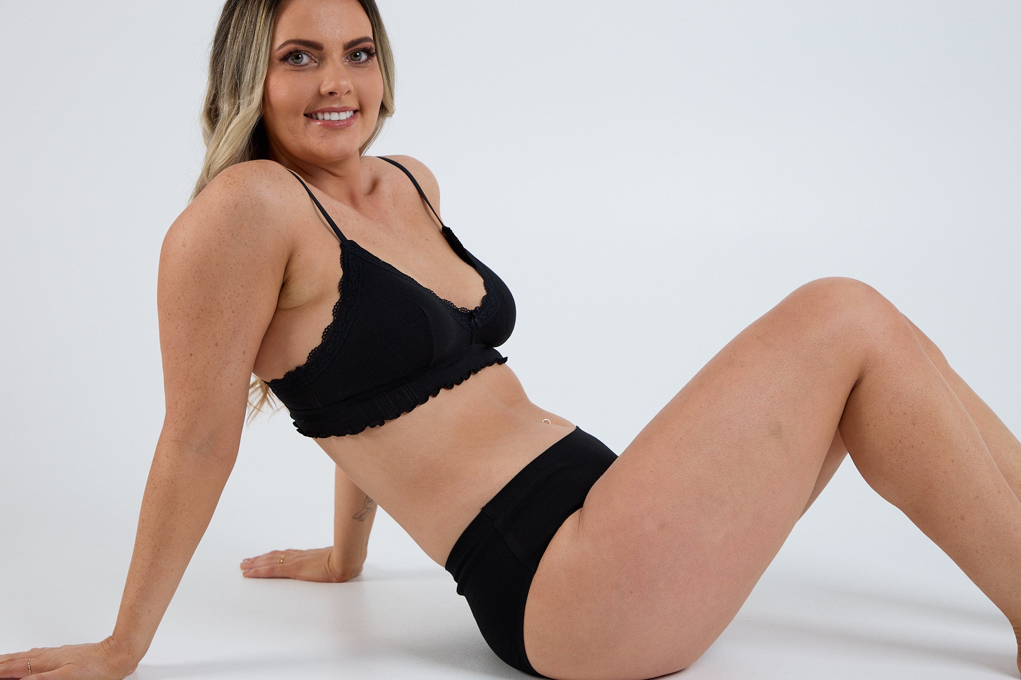 Invisi Seamfree Period Undies - Black French Midi